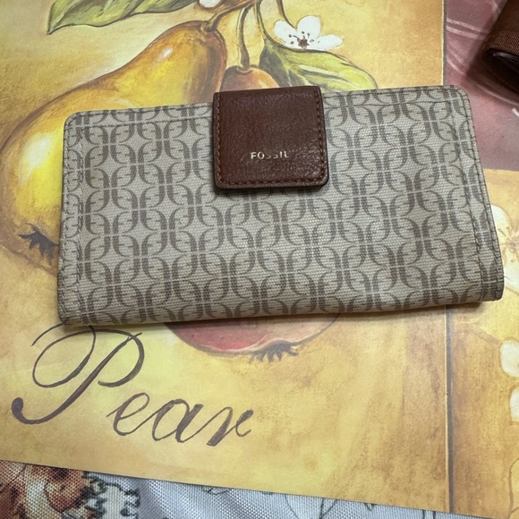 Fossil - Picture 3 of 3